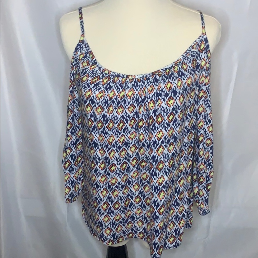 One Clothing Cold Shoulder Top - Small